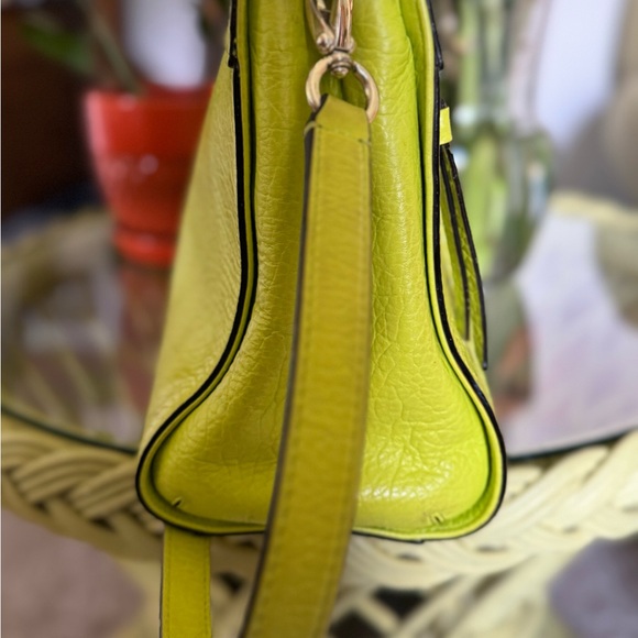 Kate Spade Perri Lane Romy Lime Green Bag! Pre-Loved - Picture 15 of 16